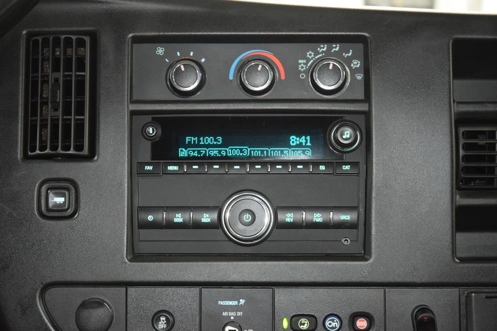 Used 2023 Chevrolet Express 3500 w/ Power Convenience Package RWD image 19