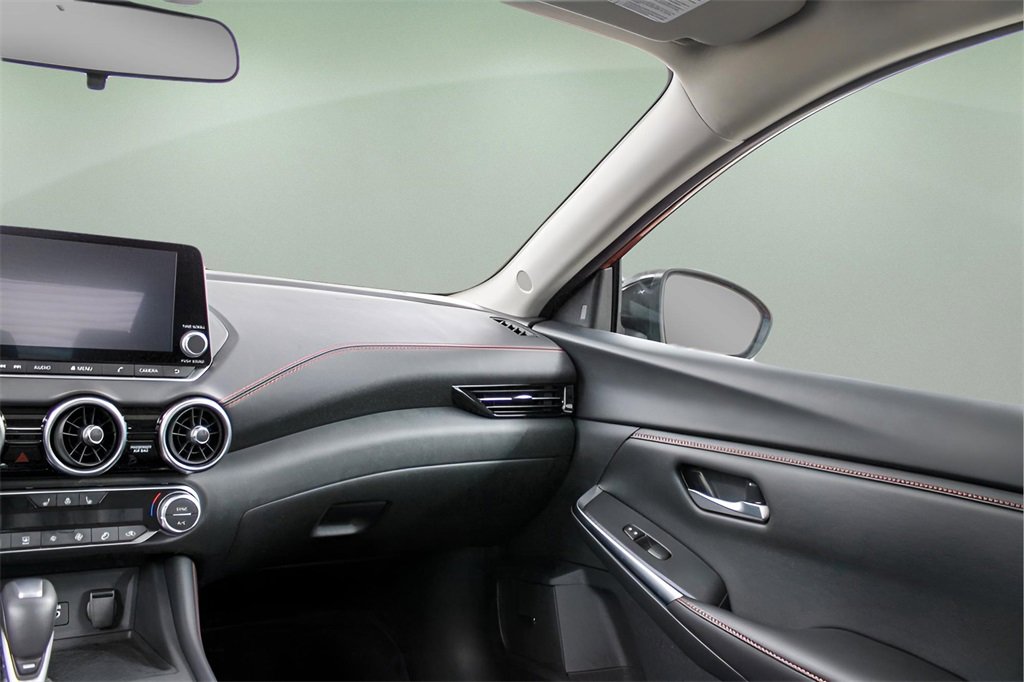 Used 2025 Nissan Sentra SR w/ SR Premium Package image 23