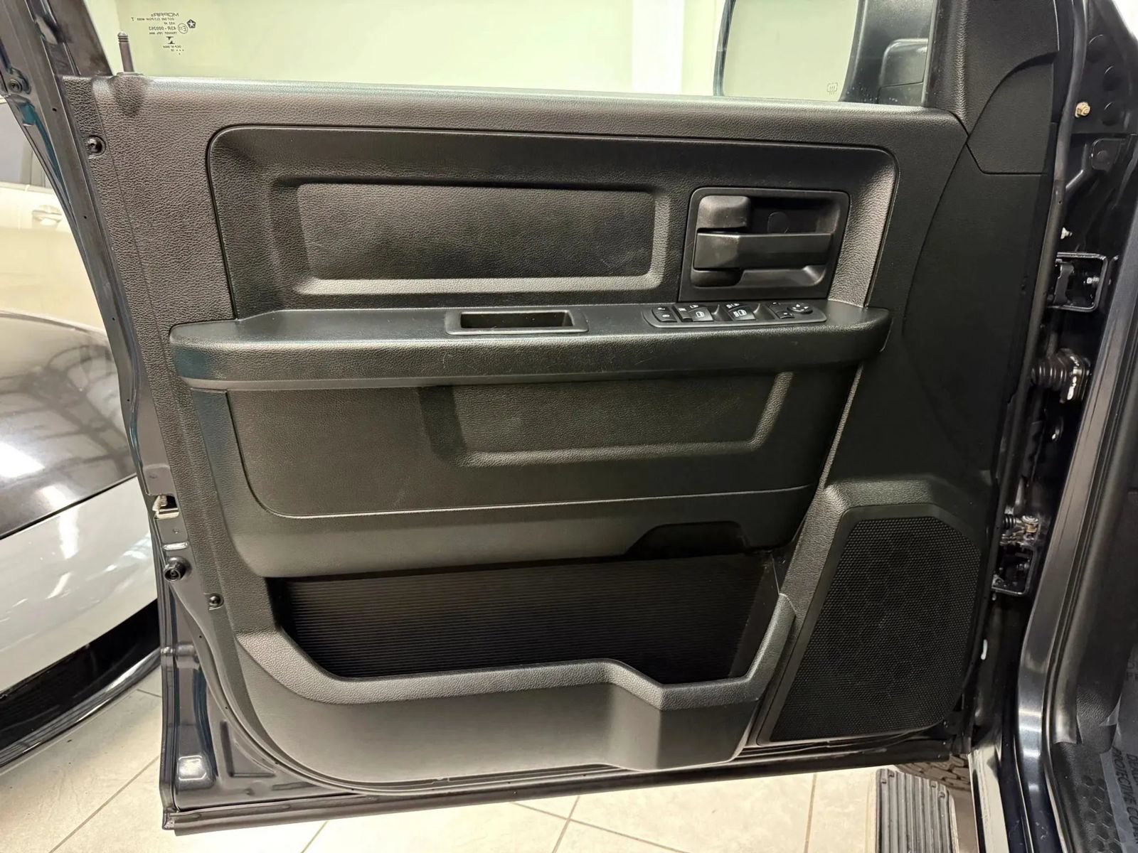 Used 2018 RAM 1500 Express w/ Express Value Package AWD/4WD image 14