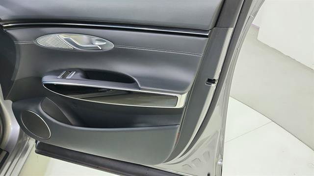 Used 2025 Genesis GV70 2.5T AWD/4WD image 27