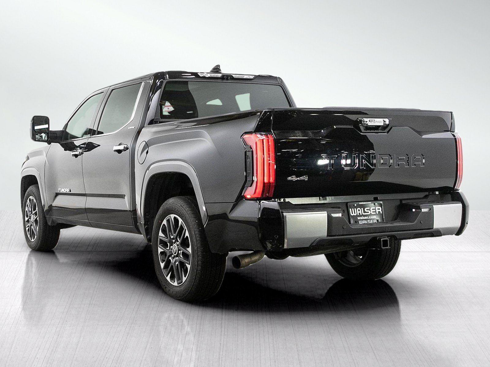 Used 2023 Toyota Tundra Limited AWD/4WD image 3