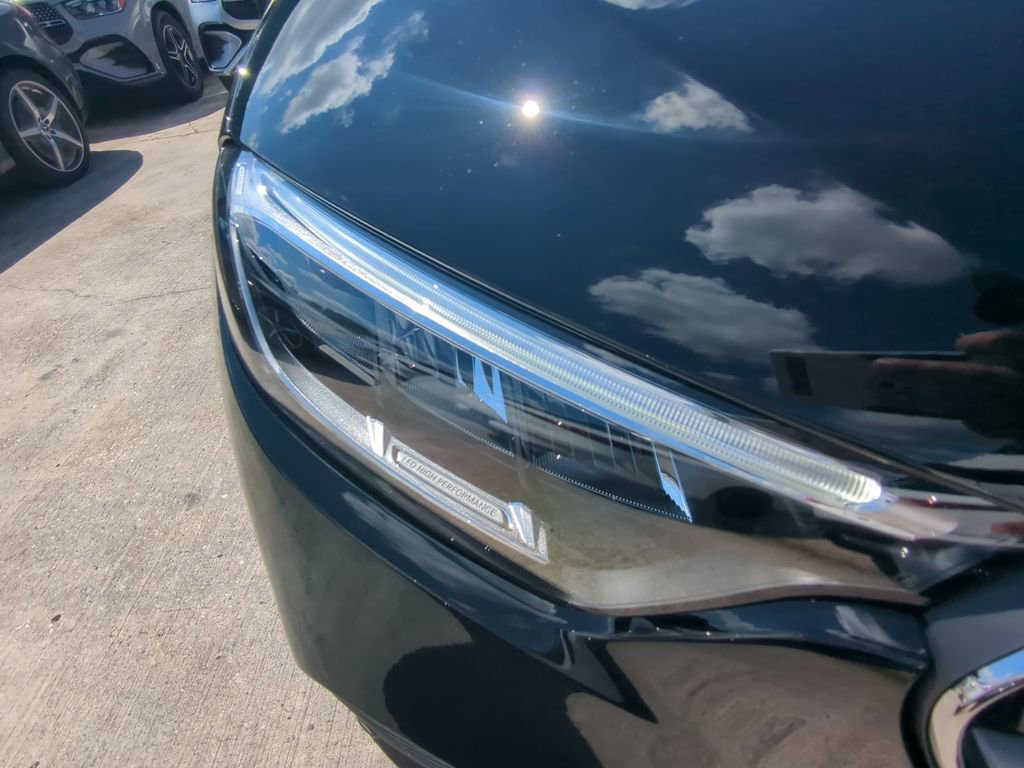 Used 2025 Mercedes-Benz GLC 300 image 21