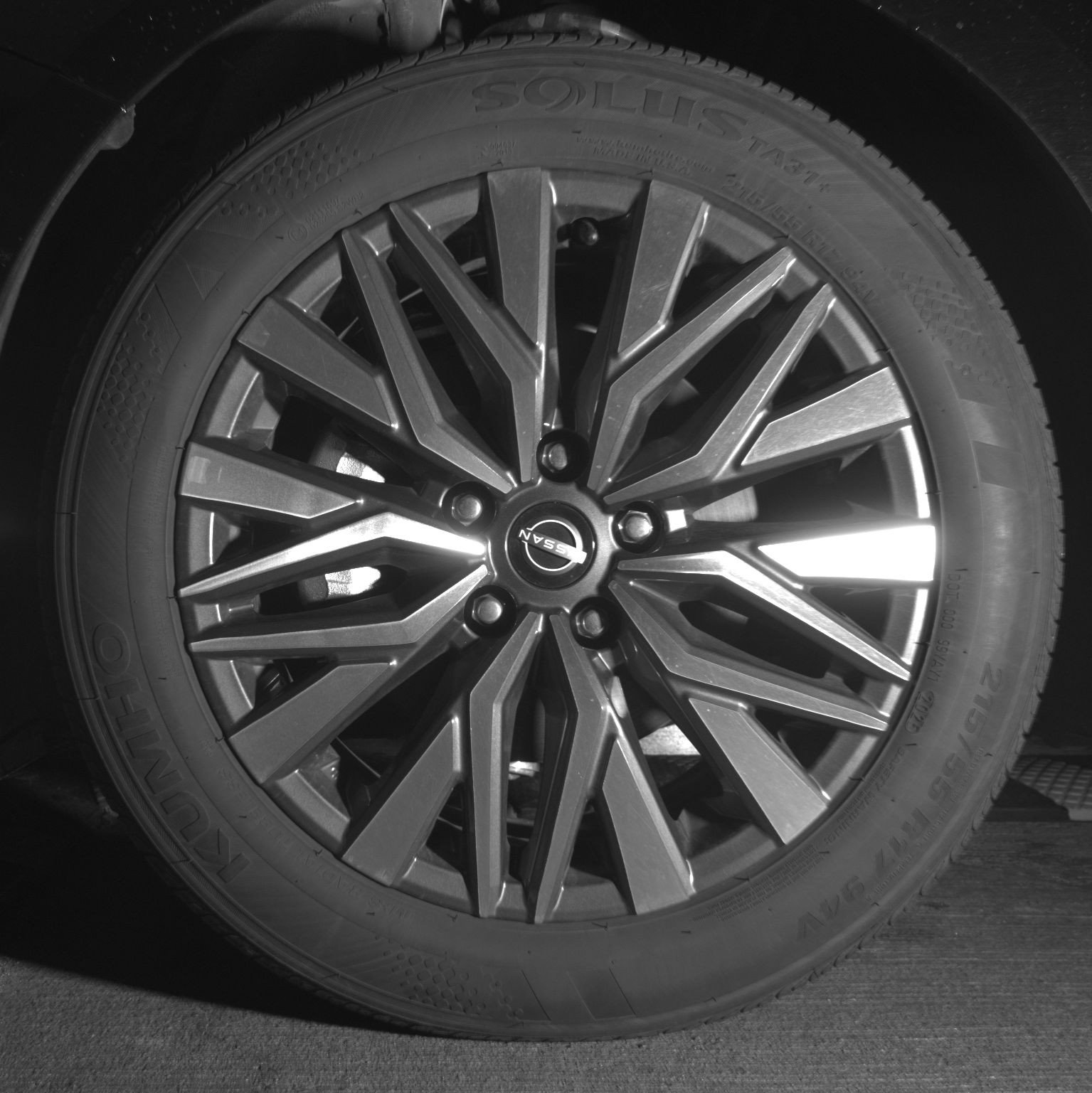 Used 2025 Nissan Altima 2.5 SV FWD image 12