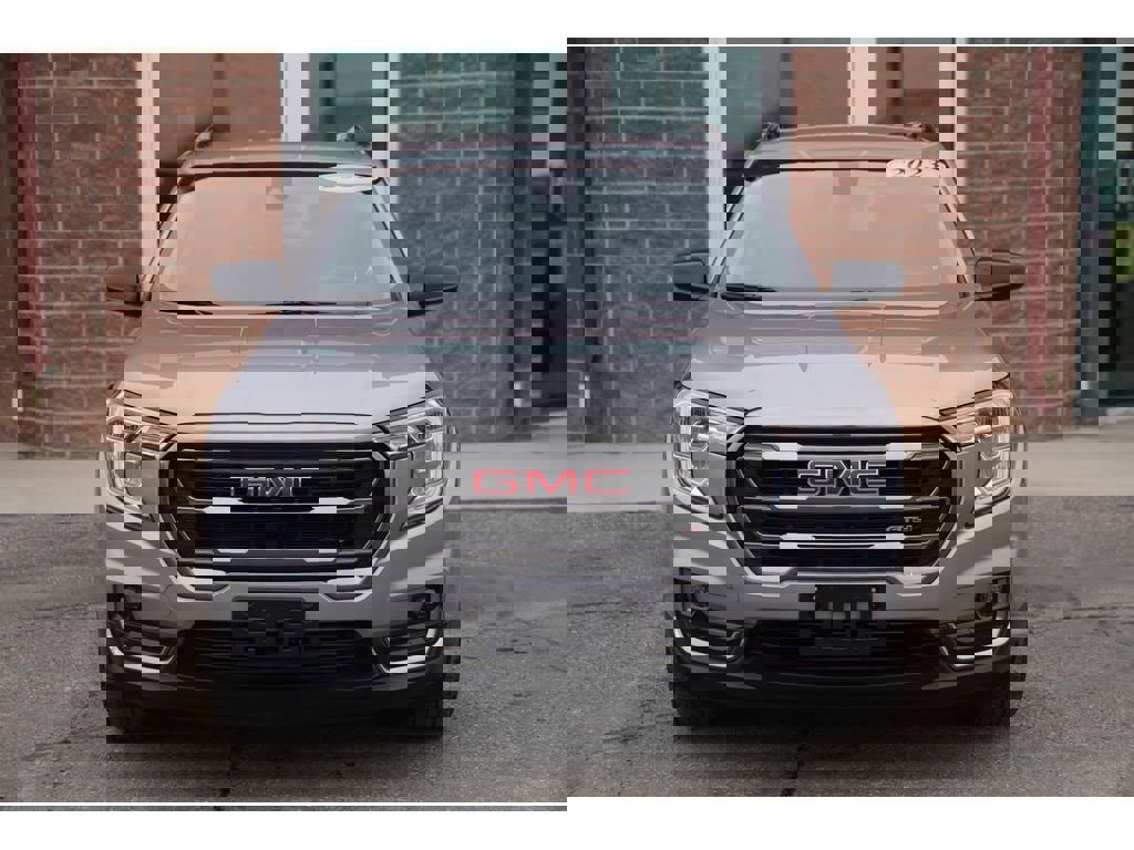 Used 2023 GMC Terrain AT4 image 4