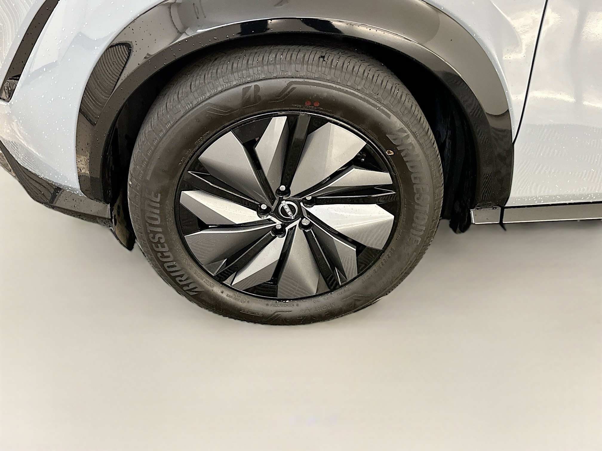 Used 2024 Nissan Ariya AWD image 11