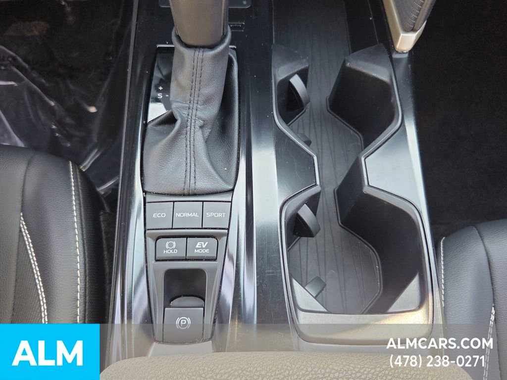 Used 2025 Toyota Camry SE image 20