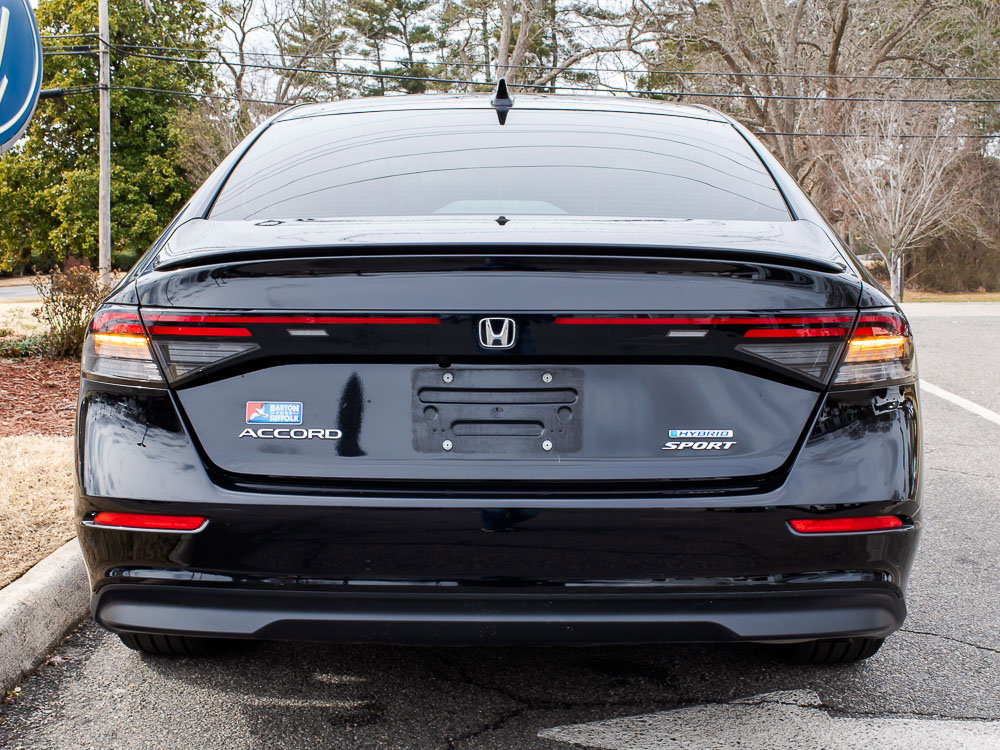 Used 2024 Honda Accord Sport image 4