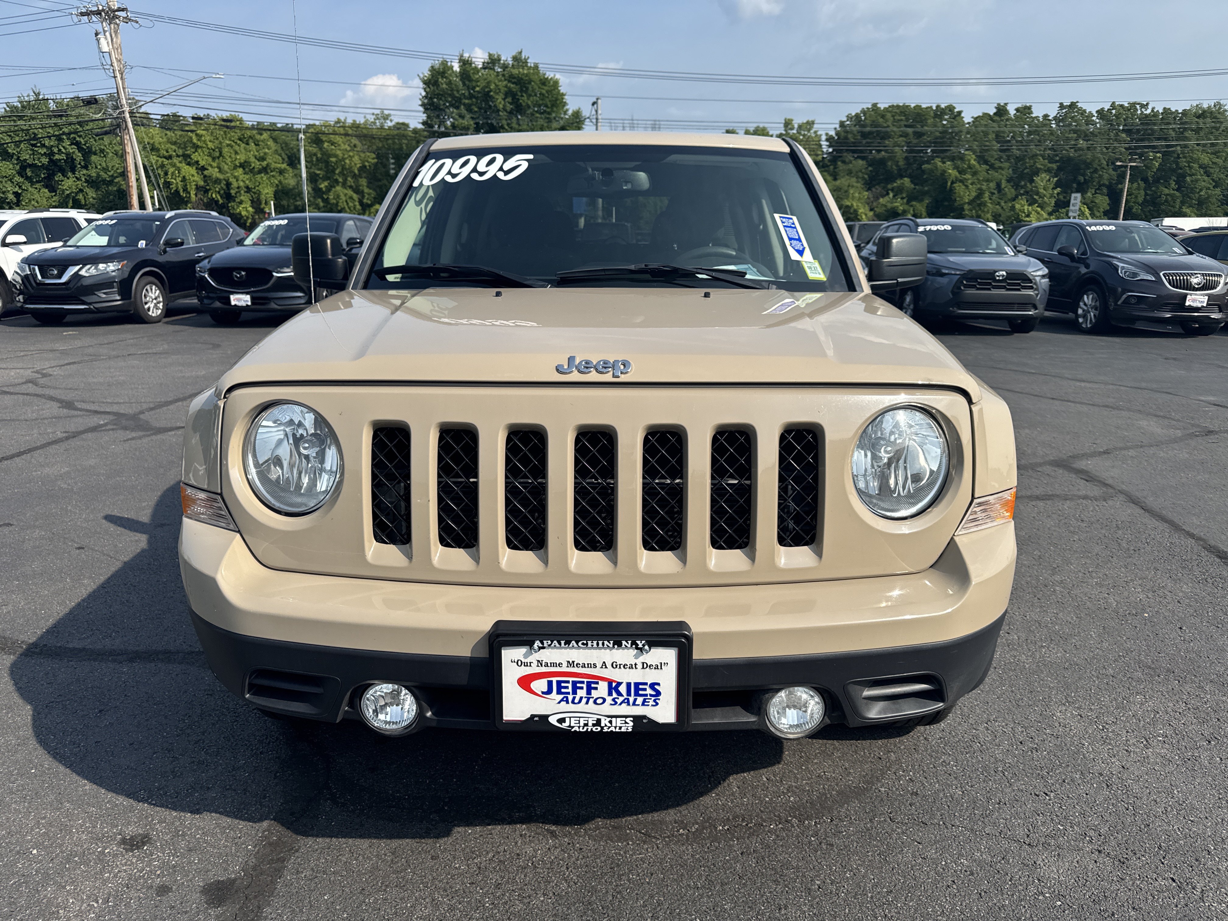Used 2017 Jeep Patriot Sport w/ Power Value Group FWD image 2