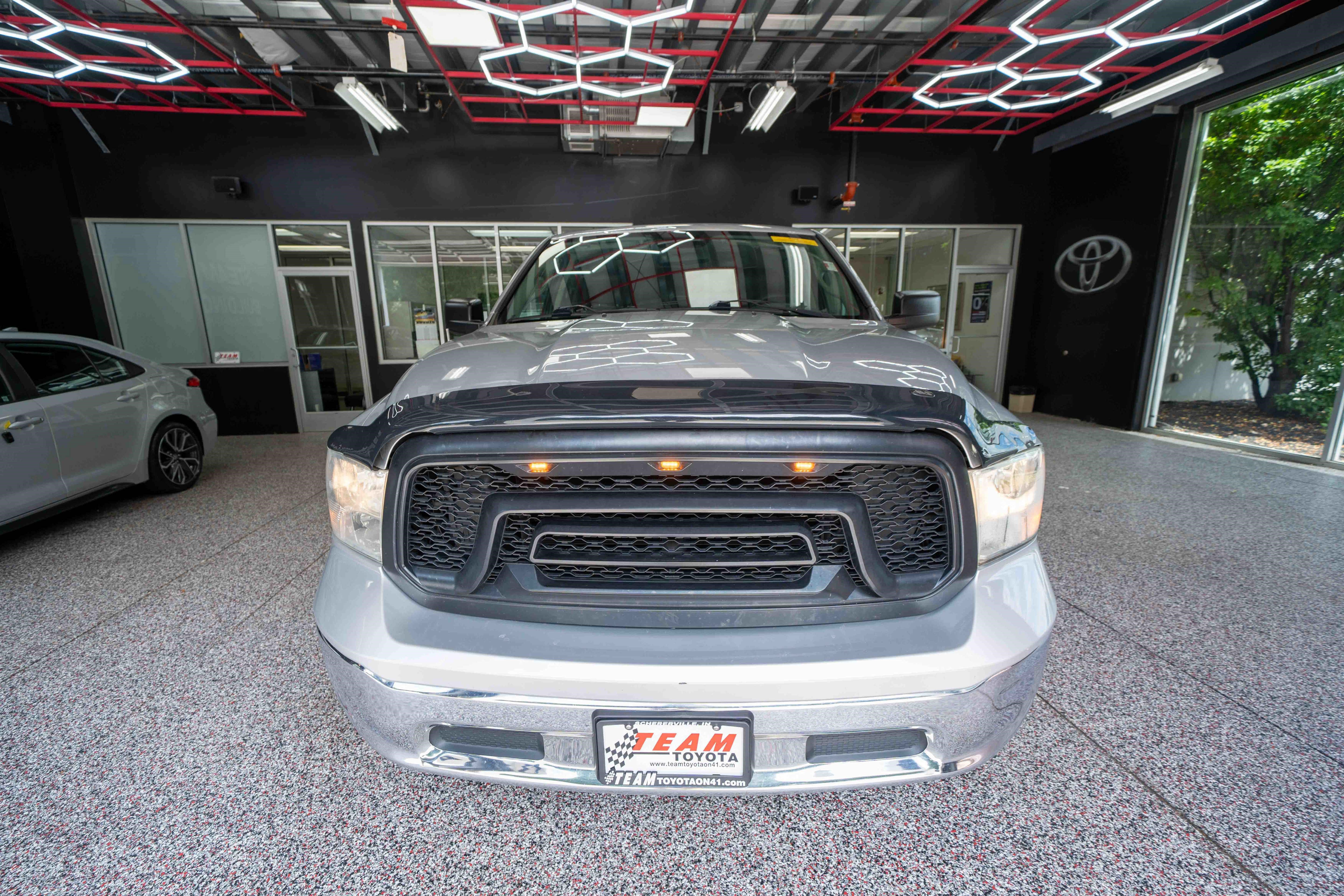 Used 2014 RAM 1500 Classic SLT AWD/4WD image 6