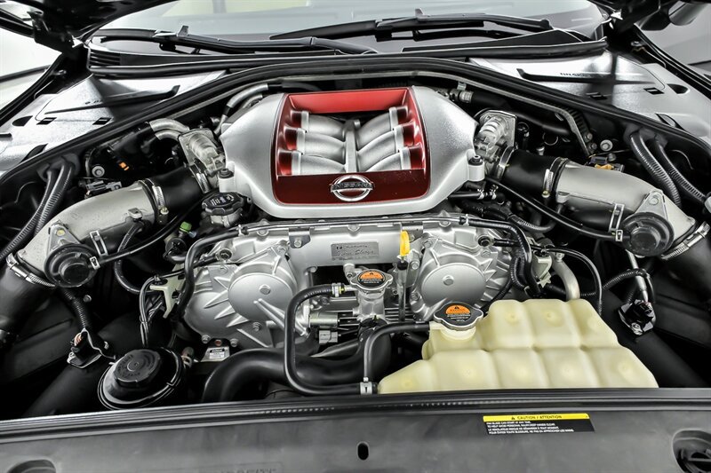 Used 2015 Nissan GT-R Premium AWD/4WD image 12