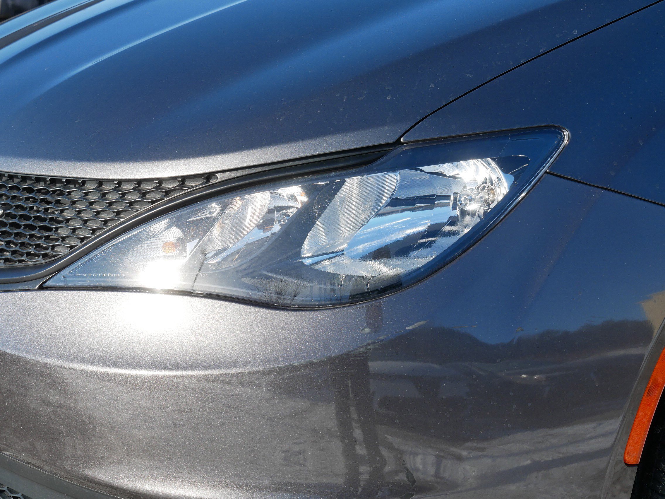 Used 2022 Chrysler Voyager LX image 16