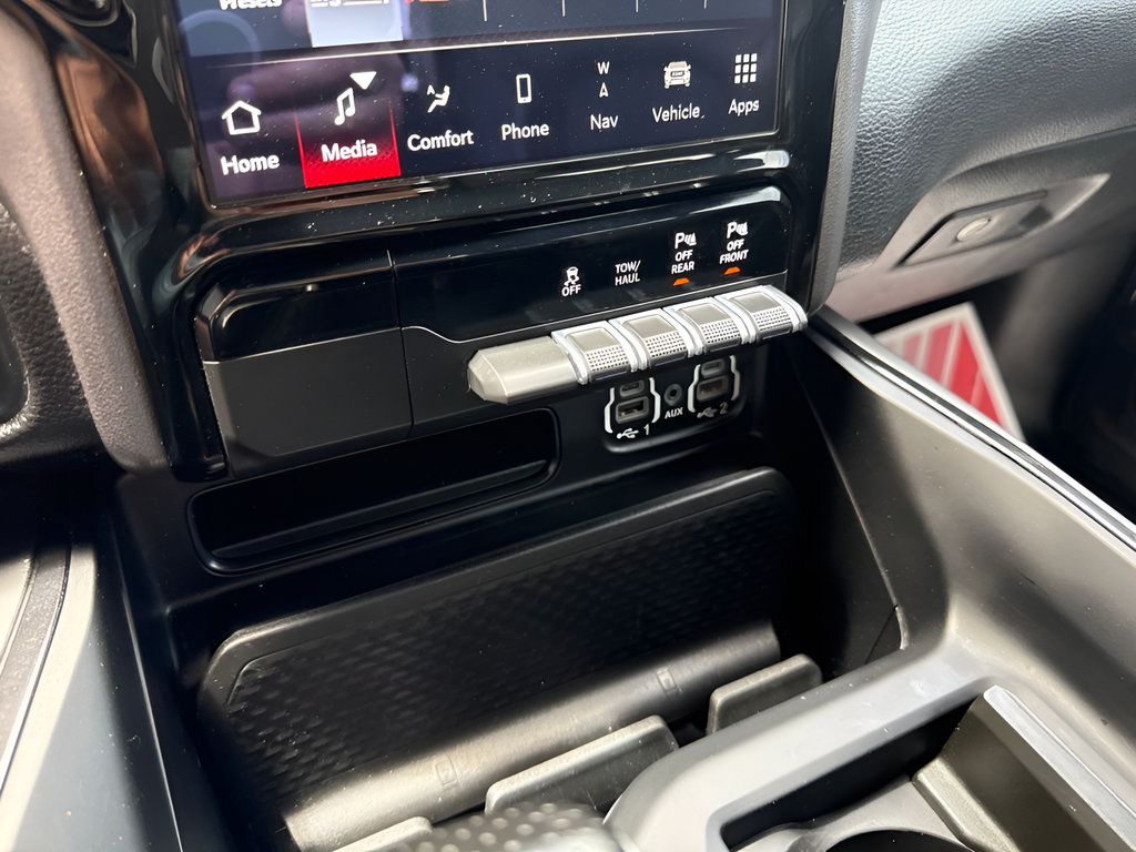 Used 2022 RAM 1500 Laramie AWD/4WD image 22