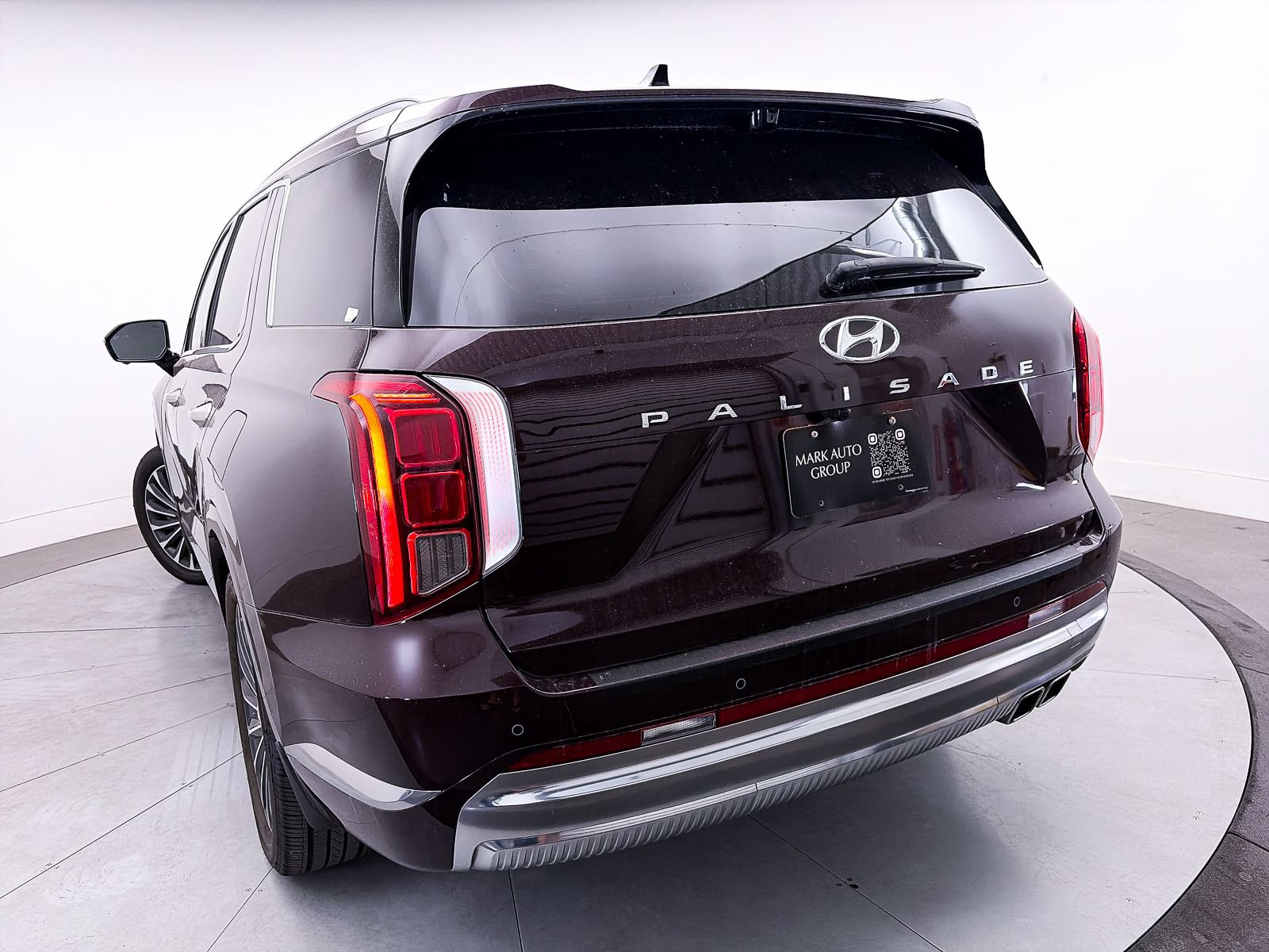Used 2023 Hyundai Palisade Calligraphy FWD image 4