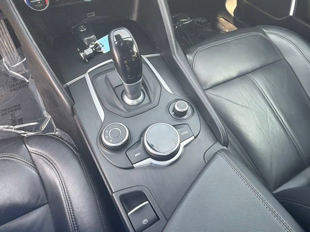 Used 2018 Alfa Romeo Giulia RWD image 28