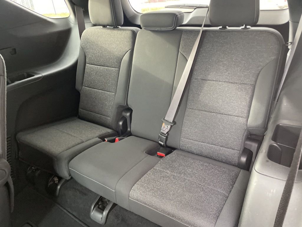 Used 2025 Chevrolet Traverse LT image 40