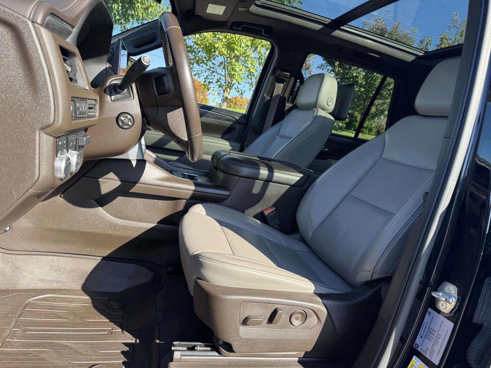 Used 2021 GMC Yukon SLT w/ SLT Luxury Plus Package image 13