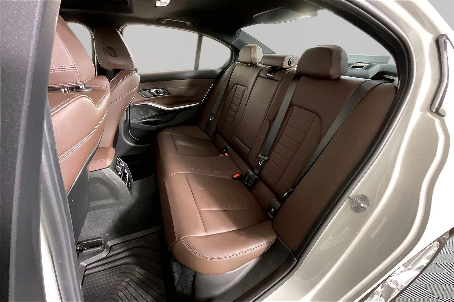 Certified 2025 BMW 330i xDrive Sedan w/ Premium Package image 26