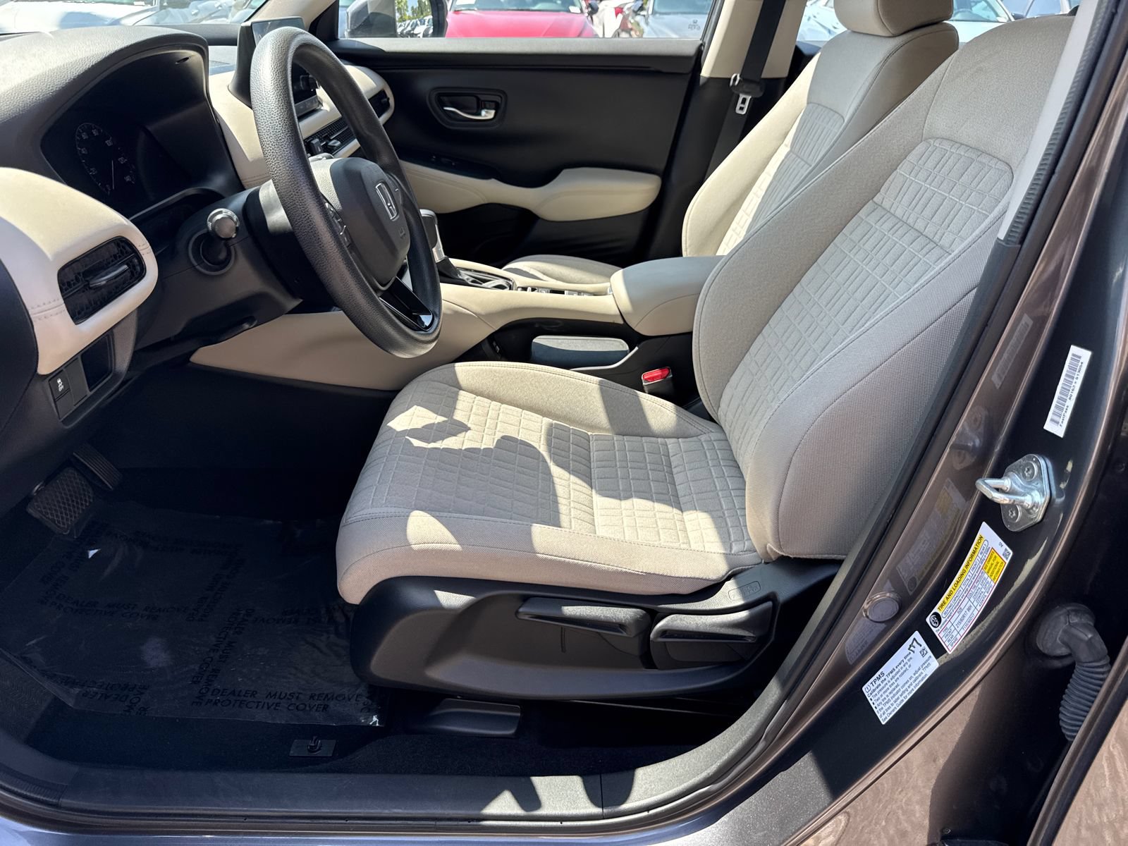 Used 2023 Honda HR-V LX image 9