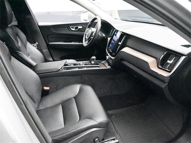 Used 2023 Volvo XC60 B5 Plus w/ Protection Package Premier image 30