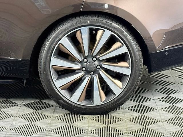 New 2026 Land Rover Range Rover SV AWD/4WD image 17