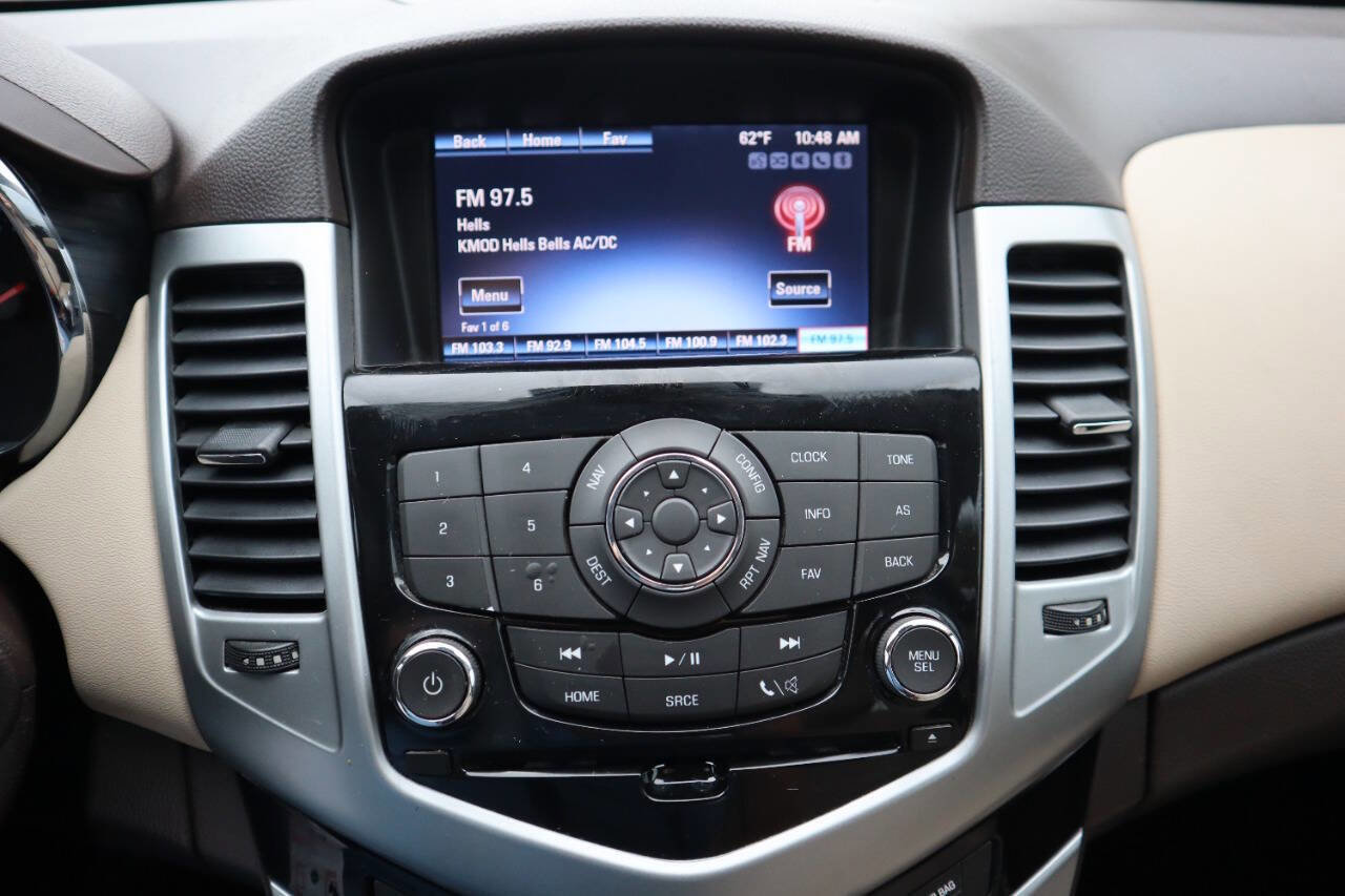 Used 2014 Chevrolet Cruze Diesel w/ Enhanced Safety Package image 30