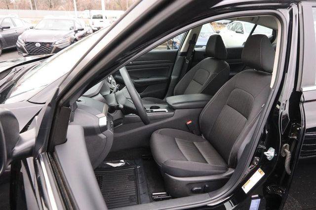 Used 2025 Nissan Altima 2.5 SV image 8