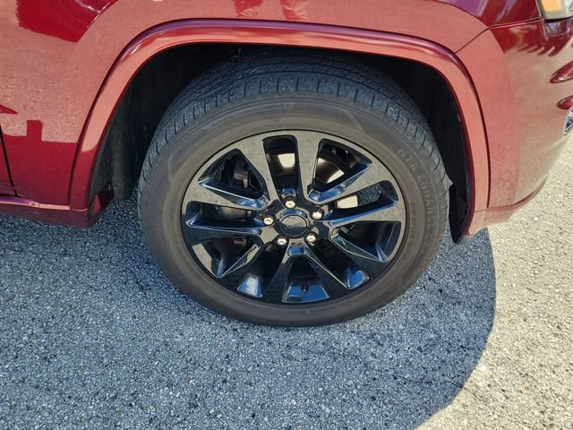 Used 2017 Jeep Grand Cherokee Altitude AWD/4WD image 7