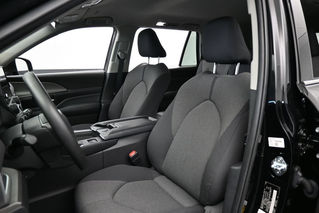 Used 2025 Toyota Grand Highlander FWD image 10