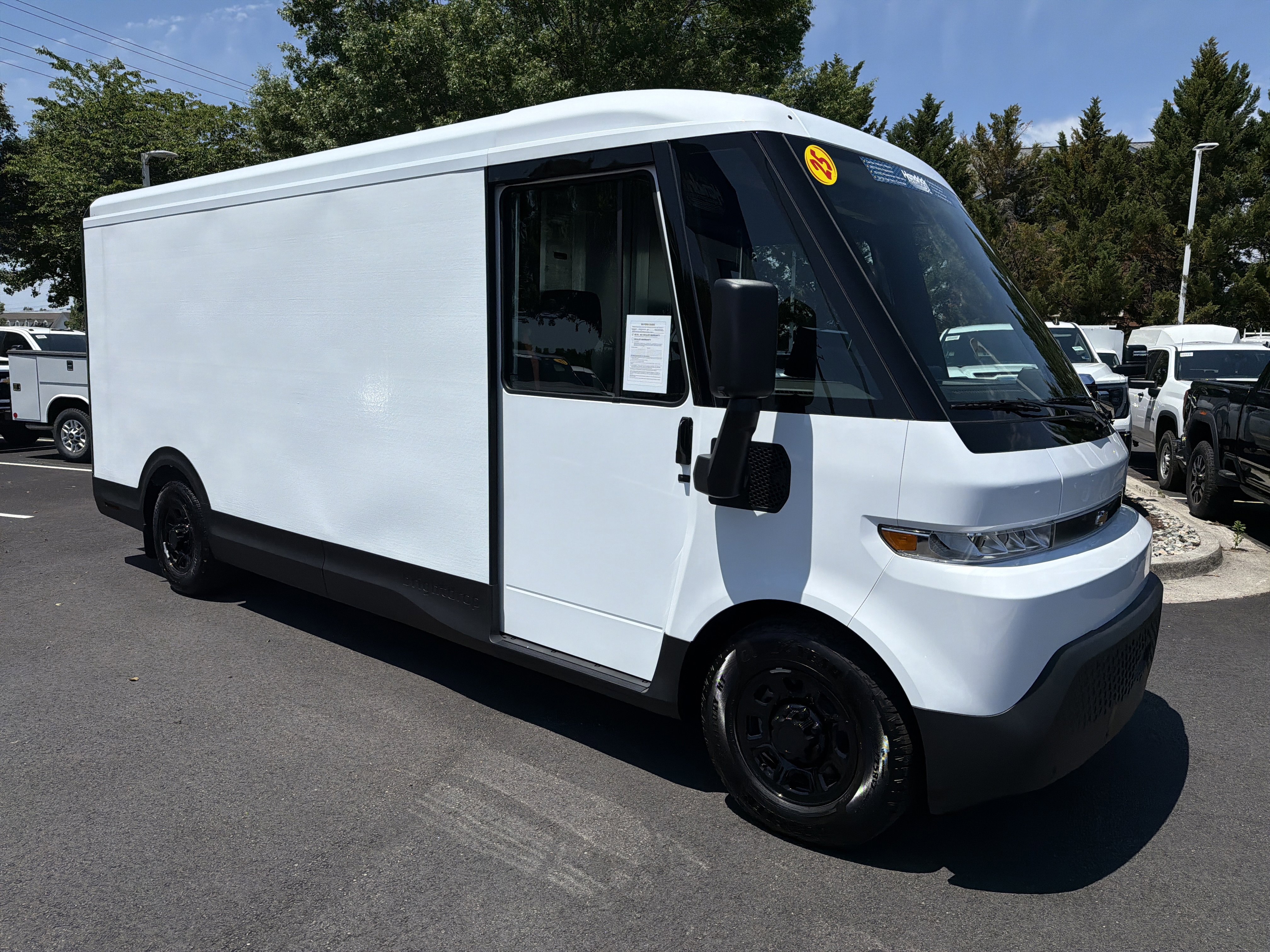 Used 2025 Chevrolet Brightdrop 600 FWD image 2