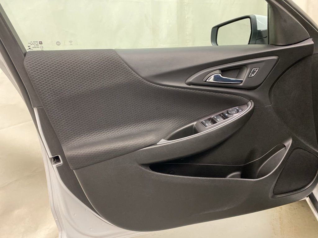 Used 2023 Chevrolet Malibu LT w/ Sport Edition image 9