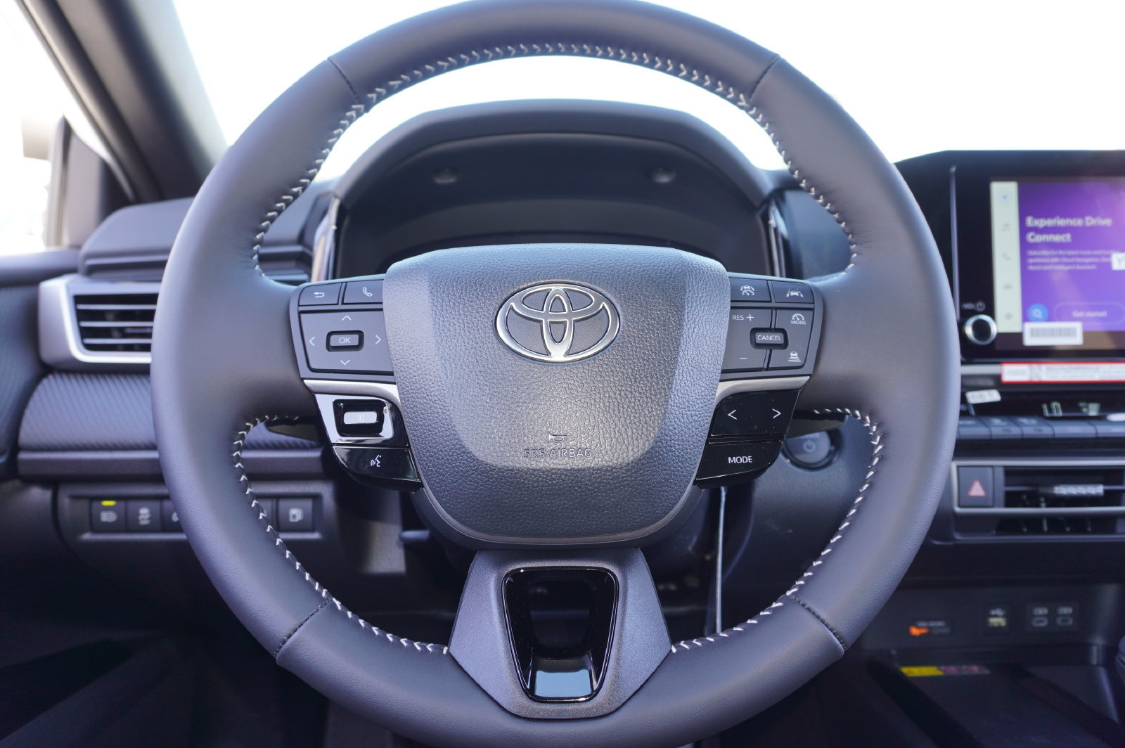 Used 2026 Toyota Camry SE w/ Convenience Package FWD image 18