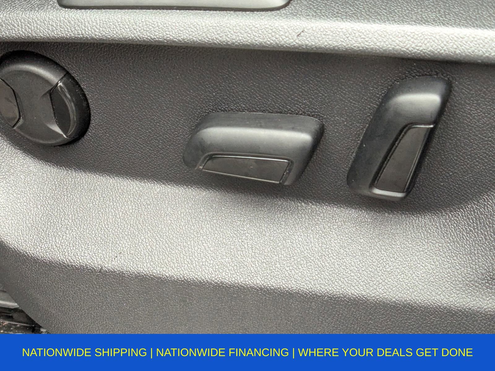 Used 2025 Volkswagen Atlas Cross Sport SEL Premium R-Line image 22