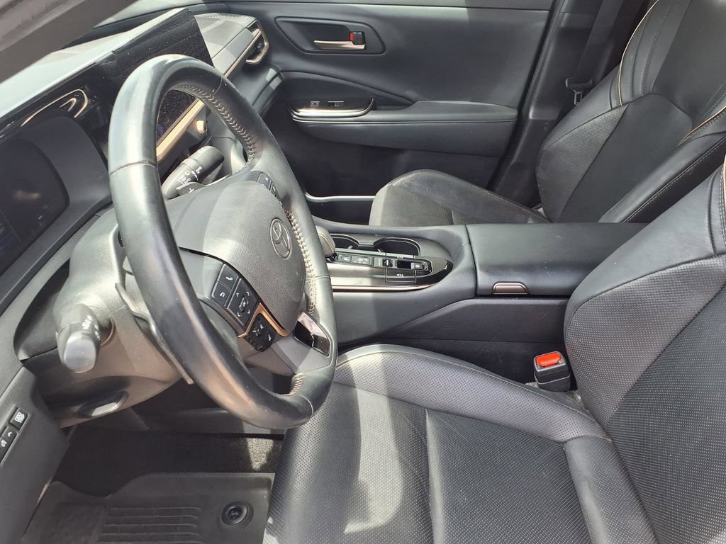 Used 2024 Toyota Crown Platinum AWD/4WD image 17