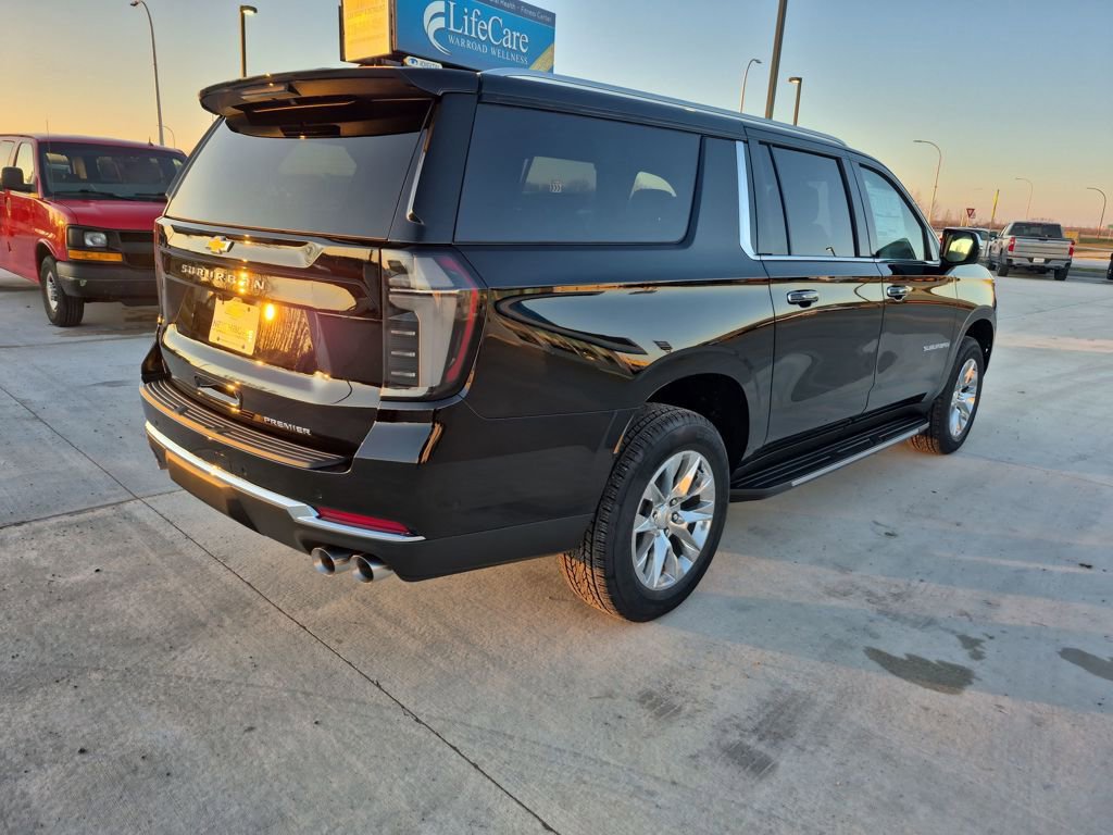 New 2026 Chevrolet Suburban Premier image 5