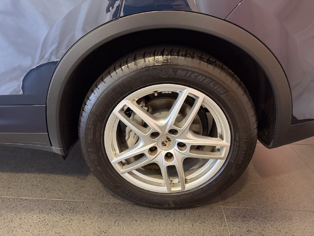 Used 2013 Porsche Cayenne S AWD/4WD image 11