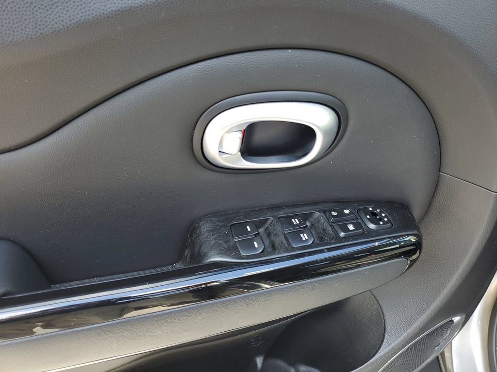 Used 2015 Kia Soul + w/ Audio Package FWD image 20