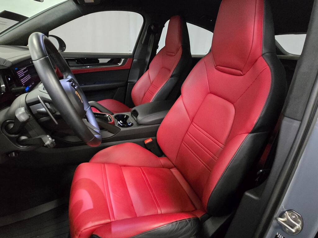 Certified 2024 Porsche Cayenne Turbo GT AWD/4WD image 5