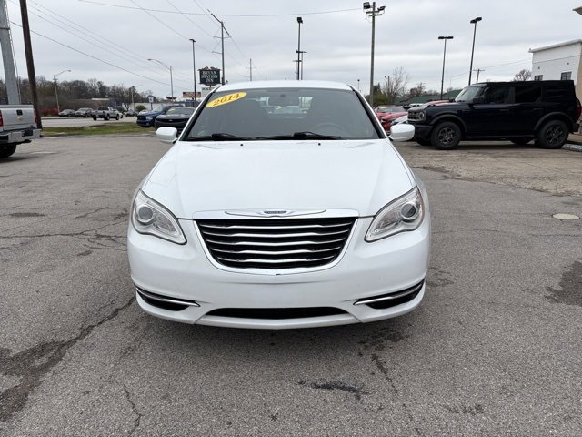 Used 2014 Chrysler 200 LX image 2