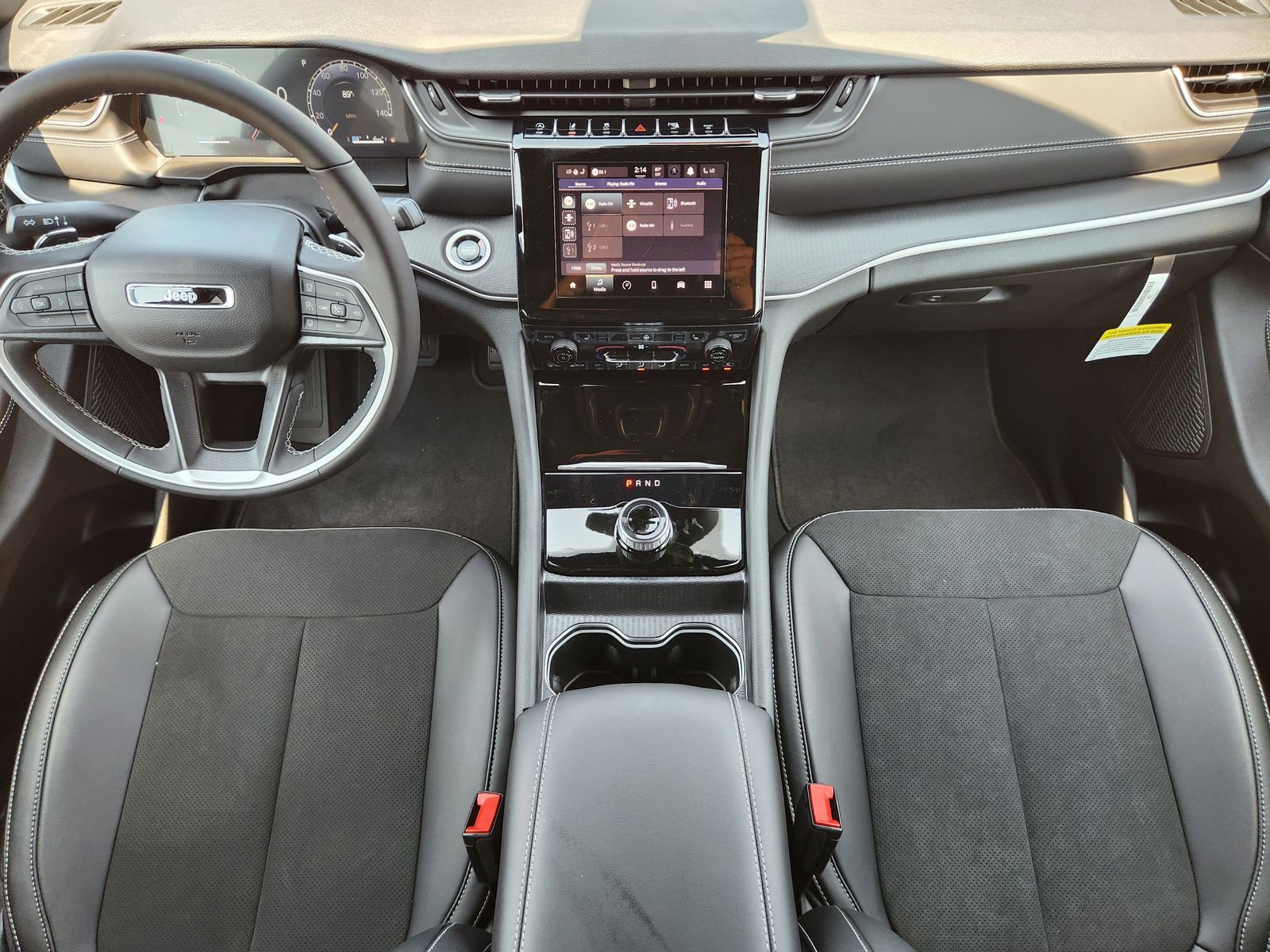 New 2025 Jeep Grand Cherokee L Altitude image 18