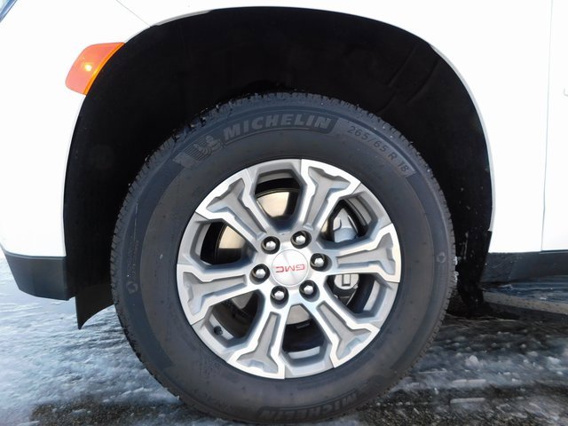 Used 2024 GMC Yukon SLE image 10