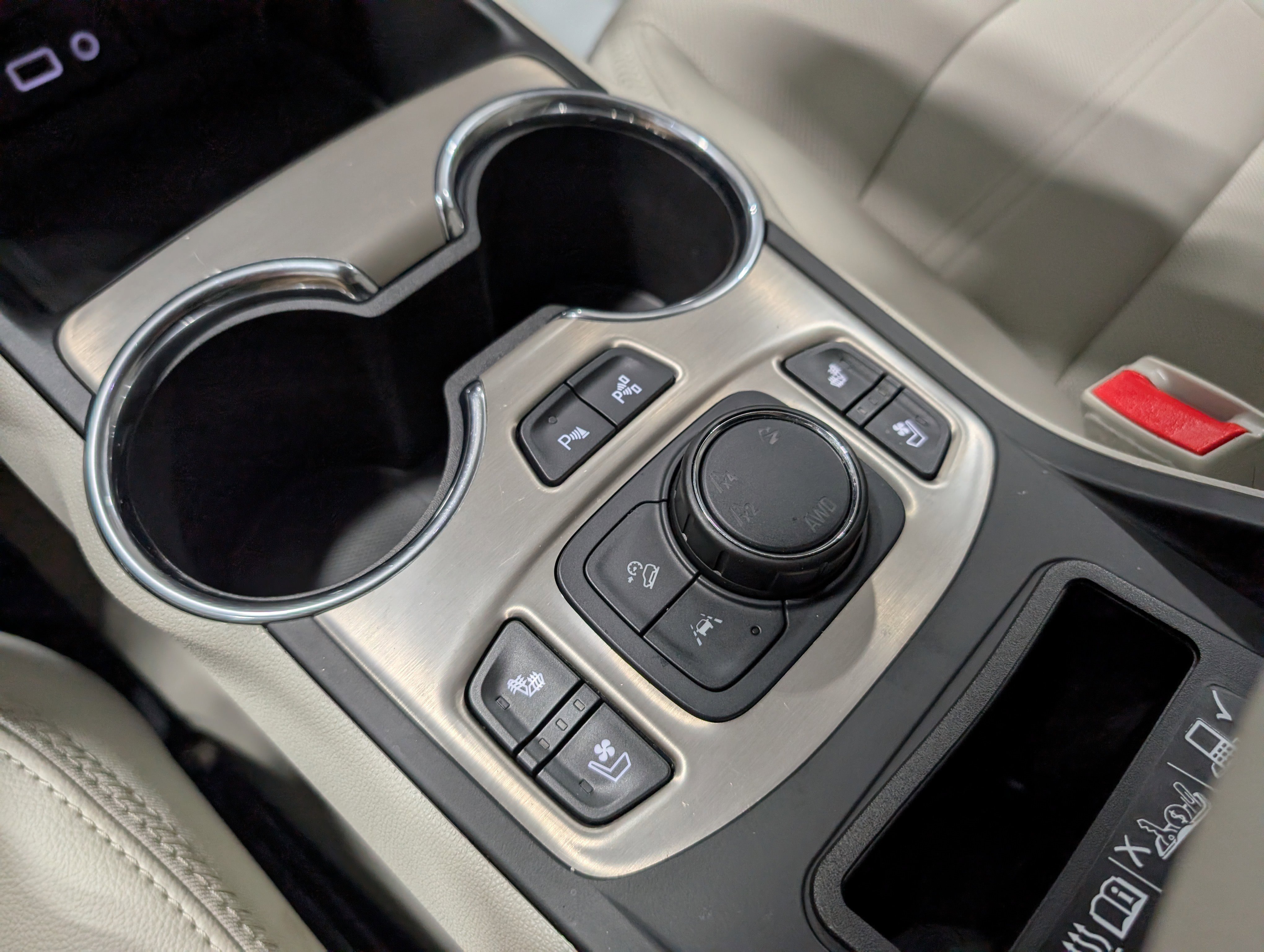 Used 2023 GMC Terrain Denali w/ Denali Premium Package image 25