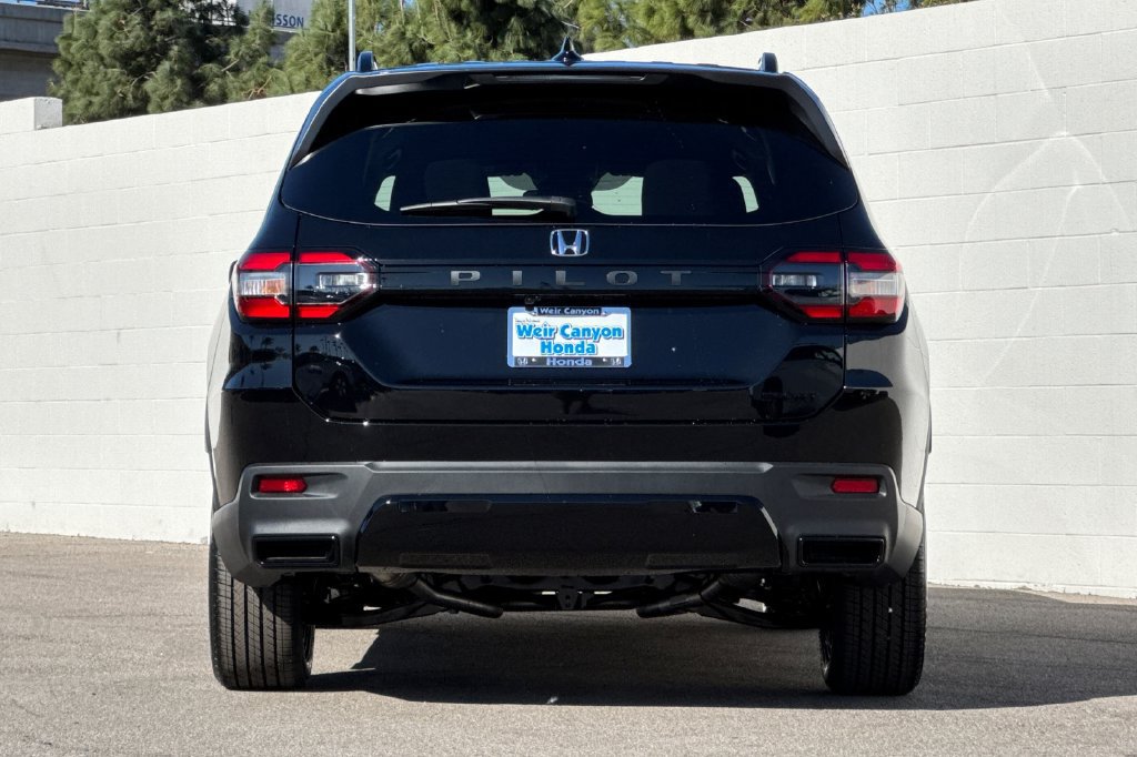New 2026 Honda Pilot Sport image 8