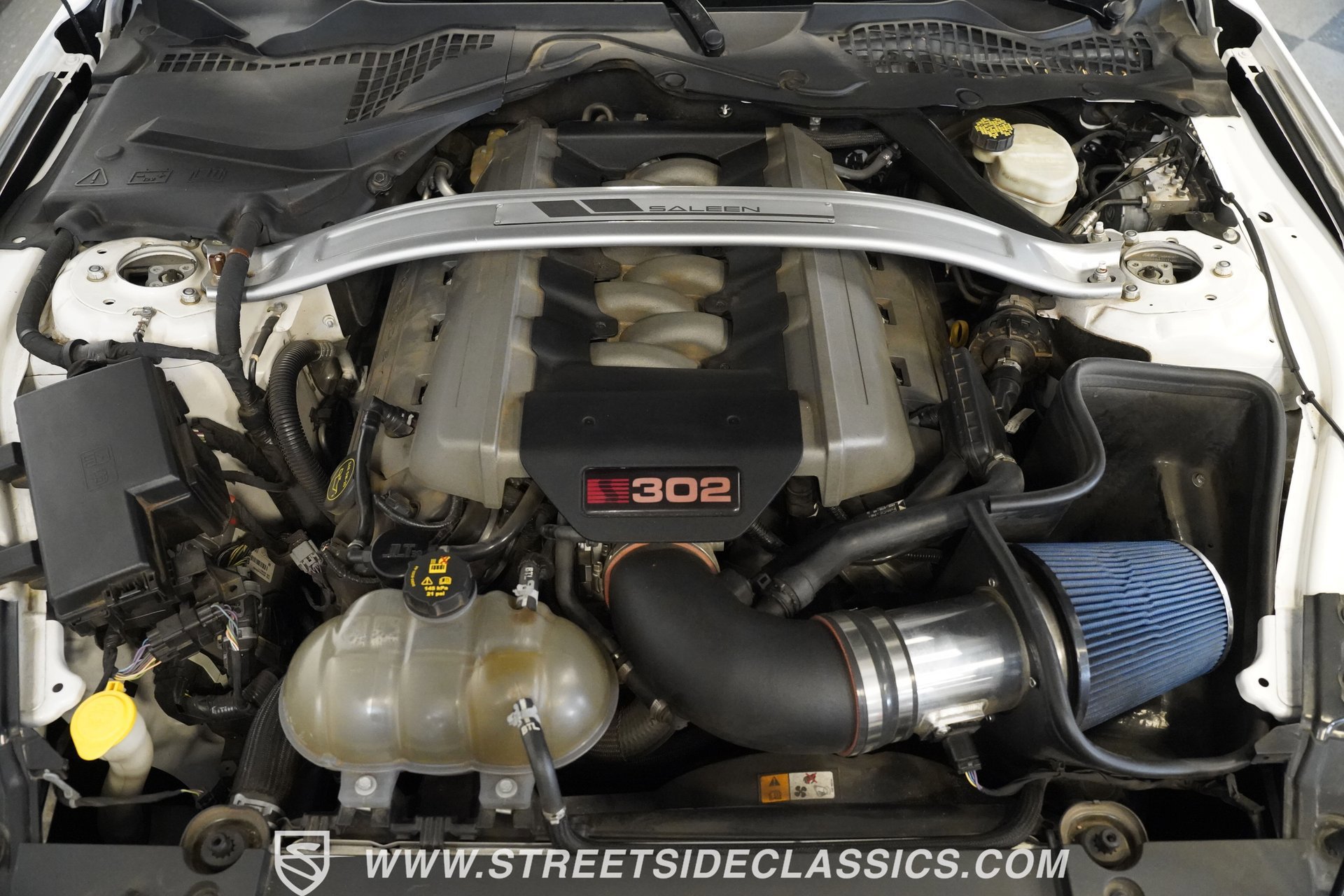 Used 2017 Ford Mustang GT image 4