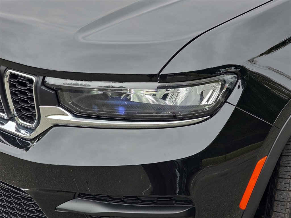 New 2025 Jeep Grand Cherokee Laredo w/ Luxury Tech Group I image 31