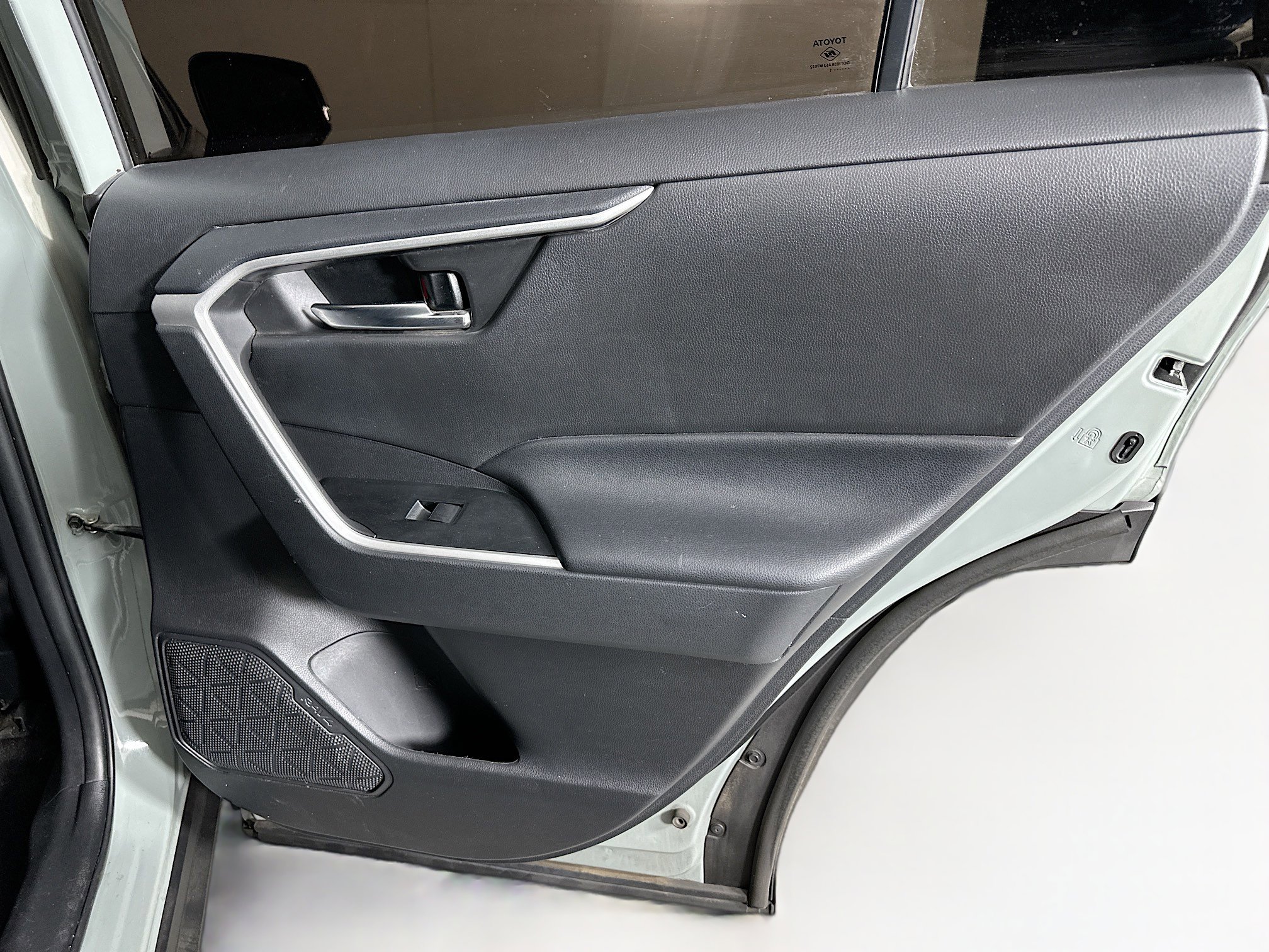 Used 2021 Toyota RAV4 XLE w/ Convenience Package image 29