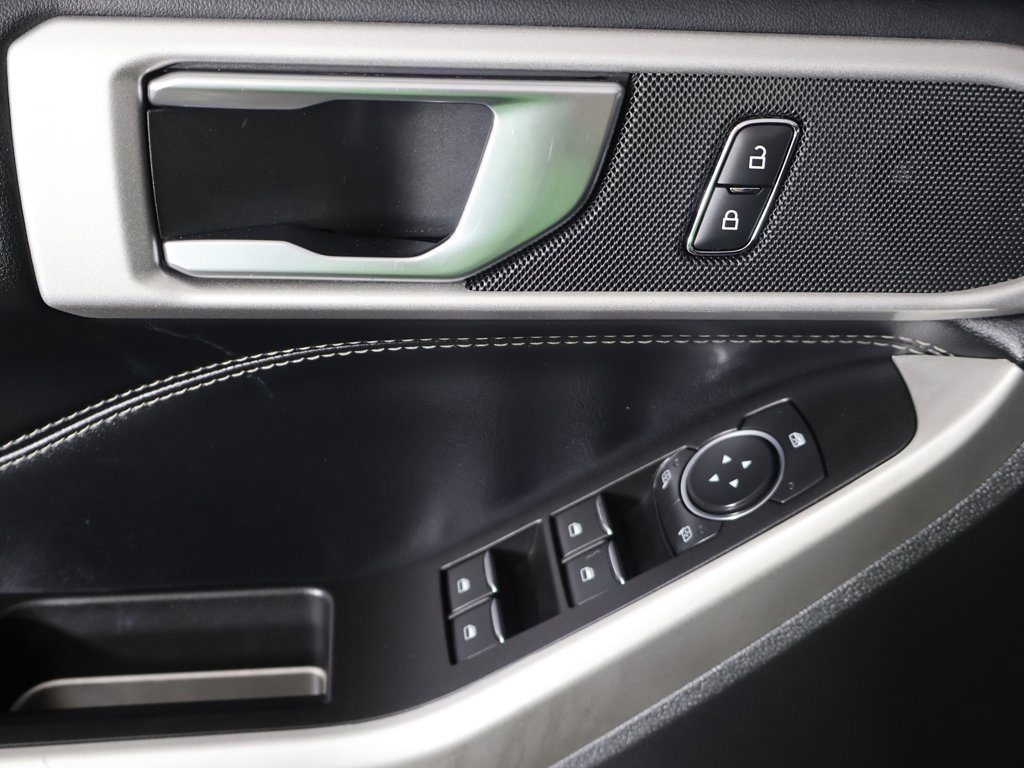 Used 2022 Ford Explorer XLT image 35