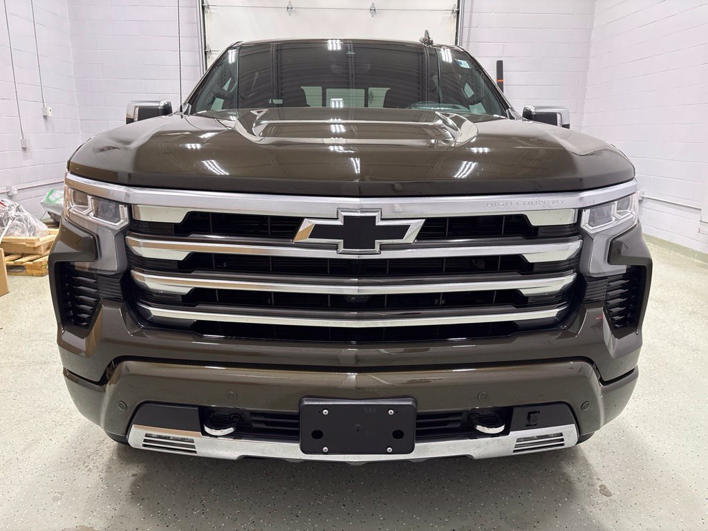 Certified 2023 Chevrolet Silverado 1500 High Country w/ Technology Package AWD/4WD image 10