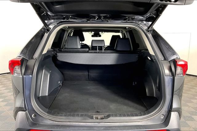 Used 2022 Toyota RAV4 XLE Premium image 29