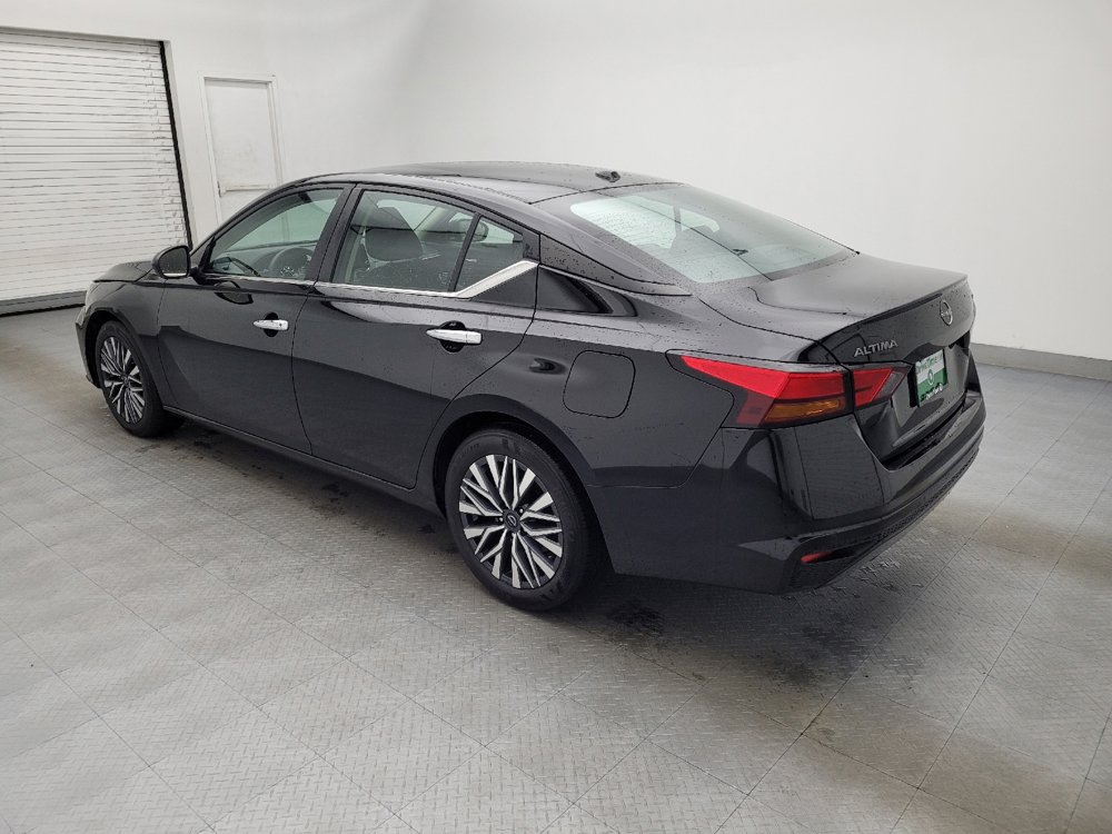 Used 2024 Nissan Altima 2.5 SV image 3