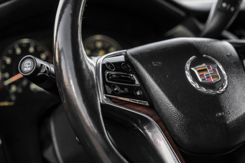 Used 2015 Cadillac Escalade Luxury image 16